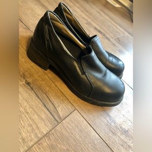 Woman’s Slip On Steel Toe Work Shoe